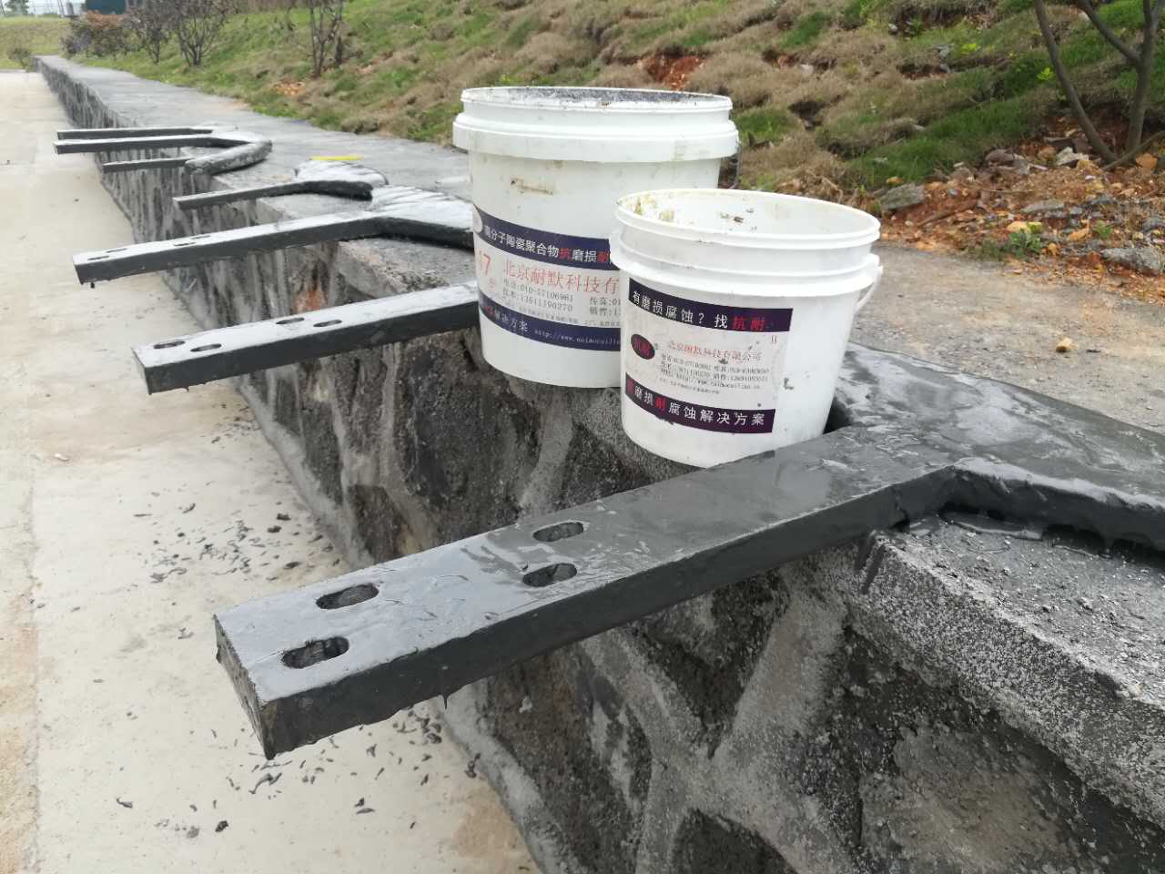 通過在葉片前緣合理配置耐磨鋼板起到耐風沙的作用 通過在葉片前緣合理配置耐磨鋼板起到耐風沙的作用