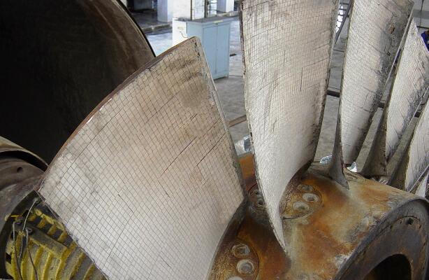 通過在葉片前緣合理配置耐磨鋼板起到耐風沙的作用 通過在葉片前緣合理配置耐磨鋼板起到耐風沙的作用